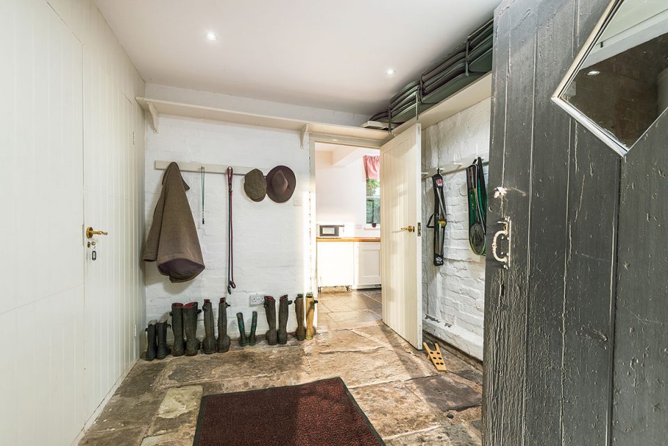 Luxury, dog-friendly self-catering accommodation for family holidays and group bookings in Herefordshire | Monnington House and Cottages