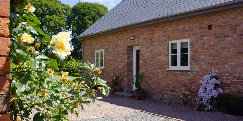 Garden cottage sleeps 6 guests in 3 en-suite bedrooms and has a private garden. Booked with Monnington House can sleep up to 18 guests | Monnington House and Cottages, Herefordshire