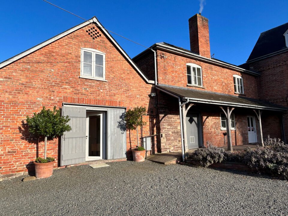 Ground floor access to bedroom - Garden Cottage: Herefordshire Holiday Cottage - 3 Double Bedrooms, Sleeps 6