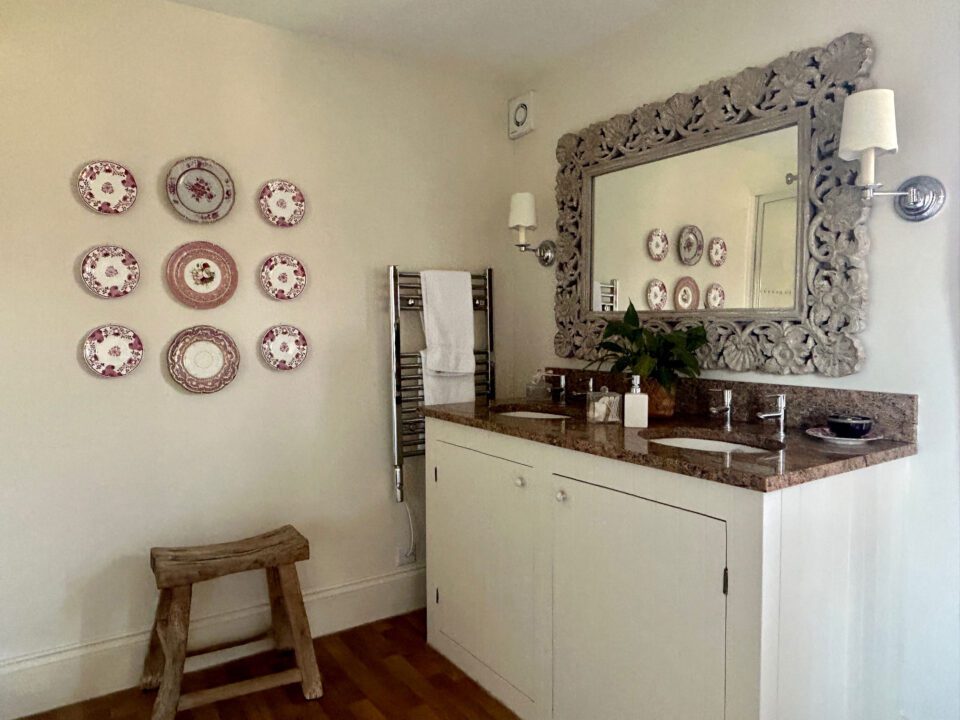 Panpantum Bathroom - Monnington House: Large Holiday Homes Herefordshire - Dog Friendly, Sleeps 6-24